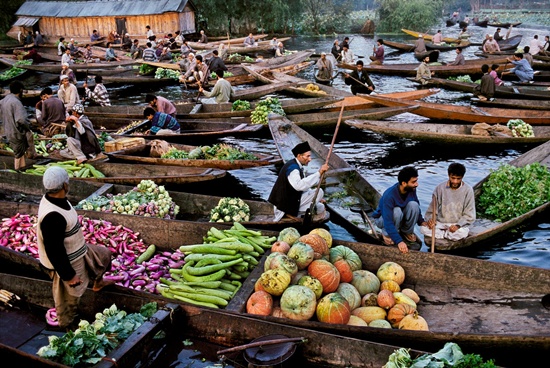 kedai-atas-sungai