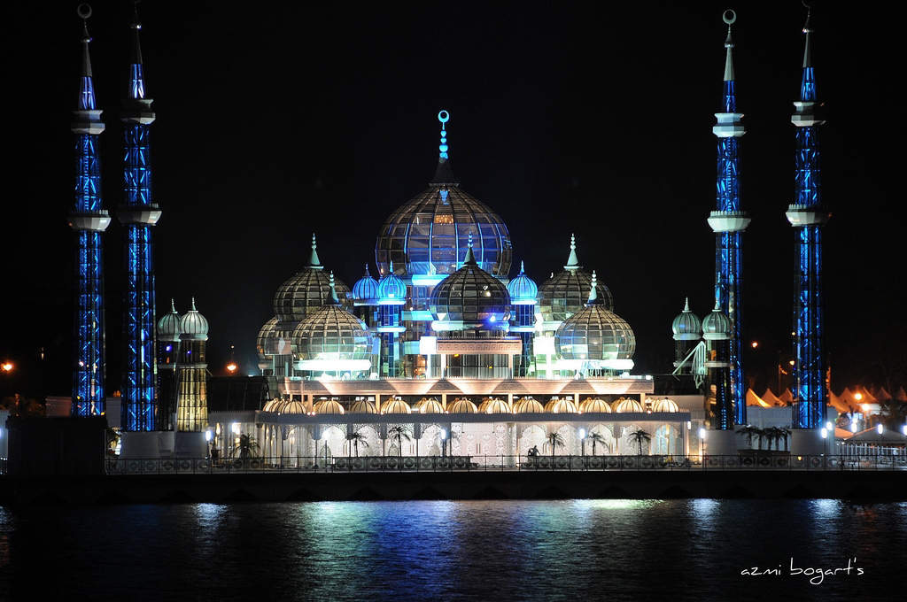 Muslim People: The Beauty of The Mosque (Night Shot)