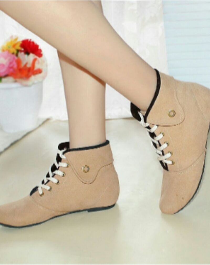 37 Top Ide Model Sepatu Boot Wanita