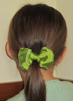 How to make five minute hairbows using wired or unwired ribbon