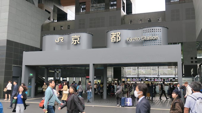 日本Kyoto(一) – 在稻荷山奔馳的探險之旅 (伏見稻荷大社、千本鳥居、一ノ峰)