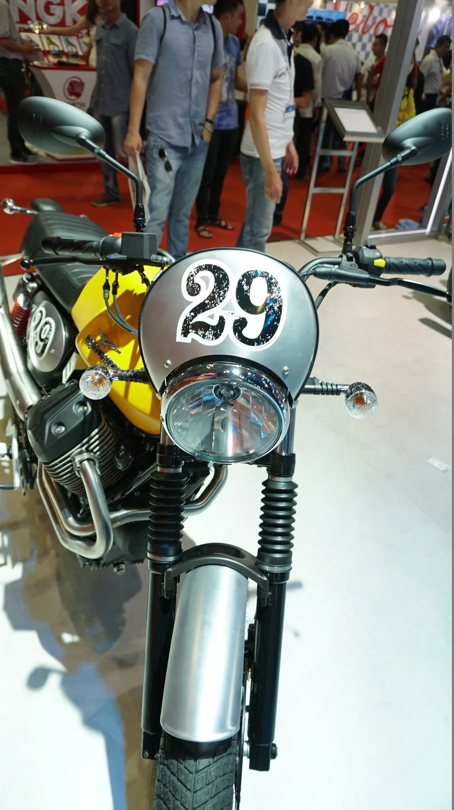 Moto Guzzi V7 II STORNELLO