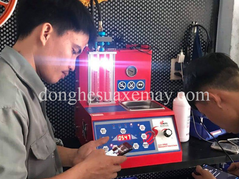 Máy súc kim phun của Đài Loan