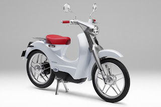 Honda EV-Cub Concept (2015) Front Side