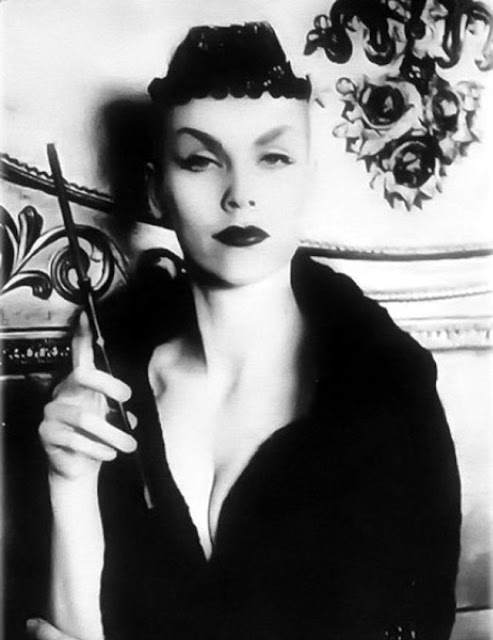 Fotografías de Vampira (Maila Nurmi)