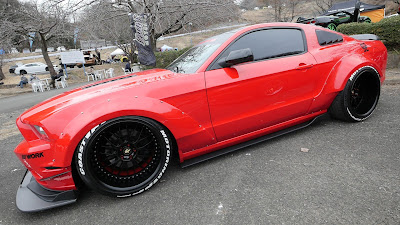 FORD Mustang GT Fastback Custom Car オーバーフェンダー マスタング