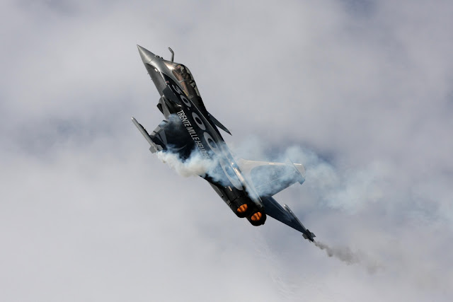 Dassault Rafale vapor trail