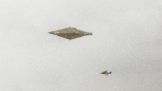 Diamond shaped UFO sighting in Scotland 1952 Craig Lindsay.