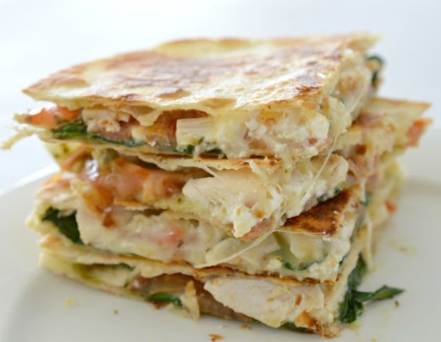 Chicken Cheese and Pesto Quesadilla #lunch #mexicanfood