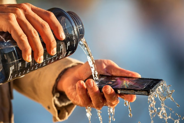 Sony Xperia Z1 water test