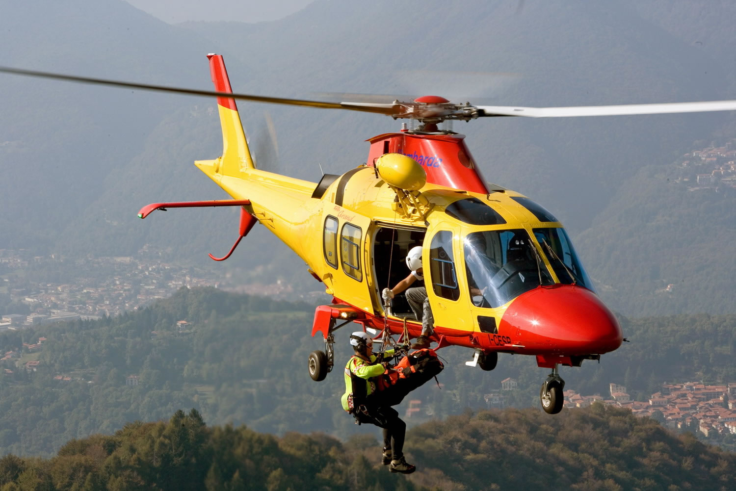  Gambar  Transportasi Helikopter  Agusta Westland AW 109