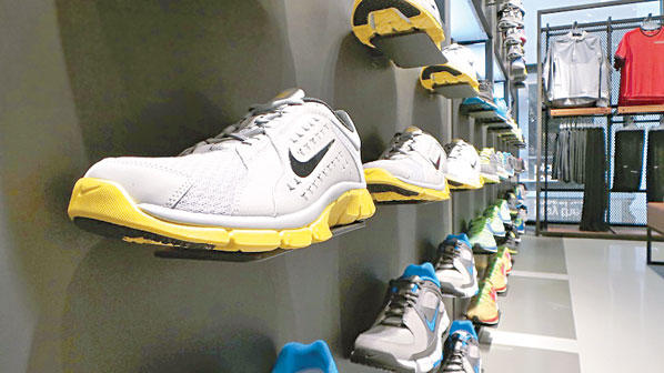 عناوين وأماكن فروع ورقم نايك Nike في الكويت 2023 