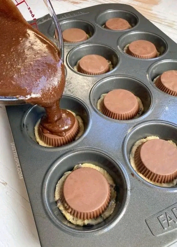 Peanut Butter Cup Stuffed Brookies - Don't Lose This😍