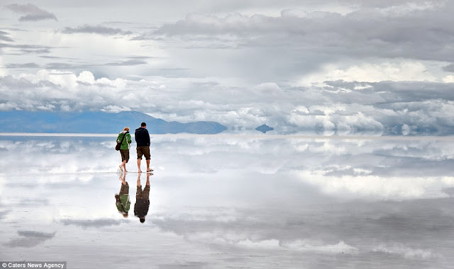 FOTO: Cermin Raksasa Dunia di Bolivia