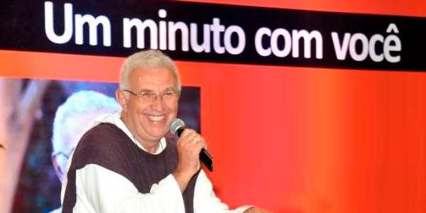 Um Minuto com Você, com Padre Airton Freire