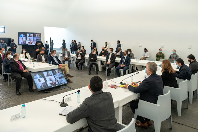 Reunión del presidente con los líderes religiosos el 9 de mayo de 2021. Se reunió con ellos antes que con los líderes del paro.