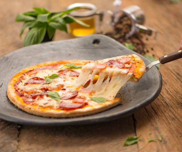 How to Make Delicious Homemade Pizza in 5 Easy Steps