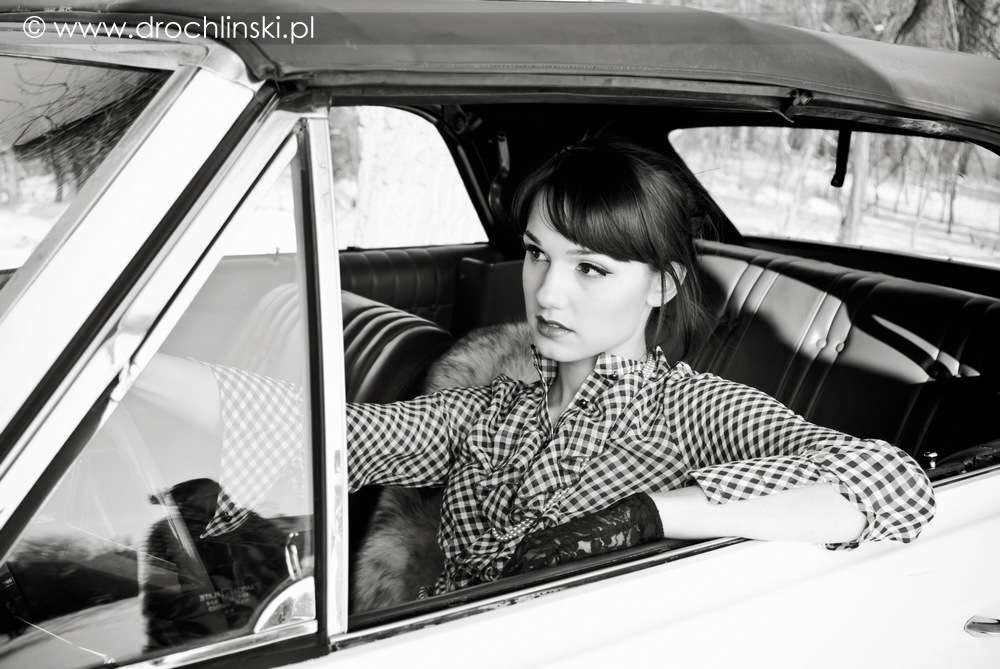 © www.drochlinski.pl,fotograf warszawa,fotograf ząbki,pin-up session,sesja w stylu pin-up,zdjęcia w stylu pin-up,pin-up girl and classic car,zdjęcia w samochodzie,sesja samochodowa,dziewczyna i skowronek,maxmodels.pl,sesja plenerowa,sesja zimowa,plener zimą,zdjęcia w plenerze zimą,www.skowronek.waw.pl