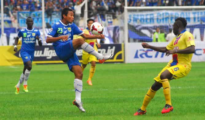 Prediksi Skor Arema vs Persib Bandung 11 Agustus 2015 : Jadwal Piala 