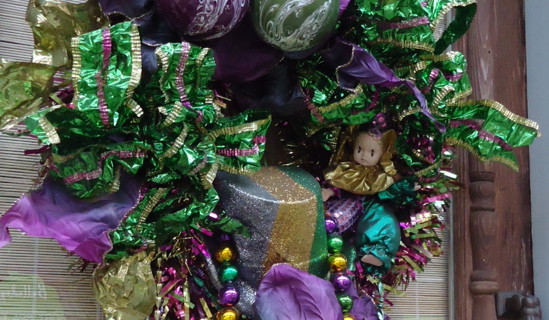 Mardi Gras Tree  Mardi gras decorations, Mardi gras wreath, Mardi gras
