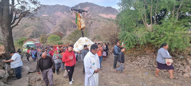 Gestern haben wir das Fest der Kreuzerhöhung in Pitantora Bolivien gefeiert.