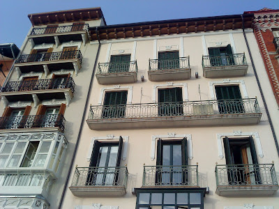 Del Castillo Square  in Pamplona / Plaza del Castillo en Pamplona / Praza do Castelo en Pamplona / Author: E.V.Pita 2012