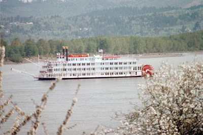 Queen of the West sternwheeler at Rainier, Oregon, in Summer 2002