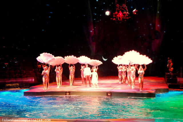 MACAU | MESMERIZED AT THE HOUSE OF DANCING WATER SHOW 