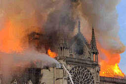 Api Sebabkan Kerusakan Masif pada Katedral Notre Dame di Paris