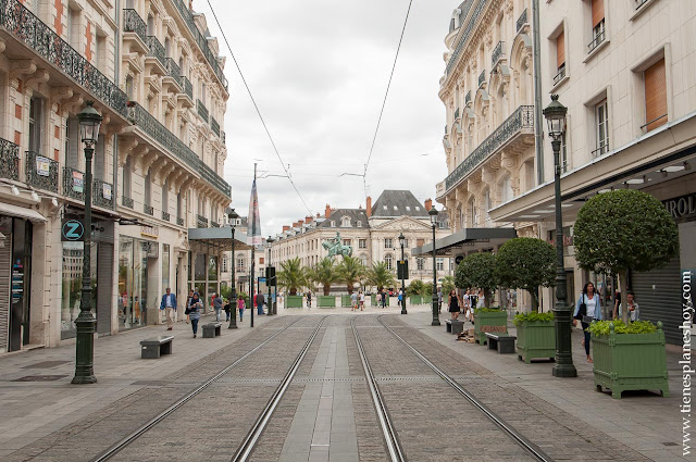 Visitar Orleans Loira viaje Francia turismo que ver coche