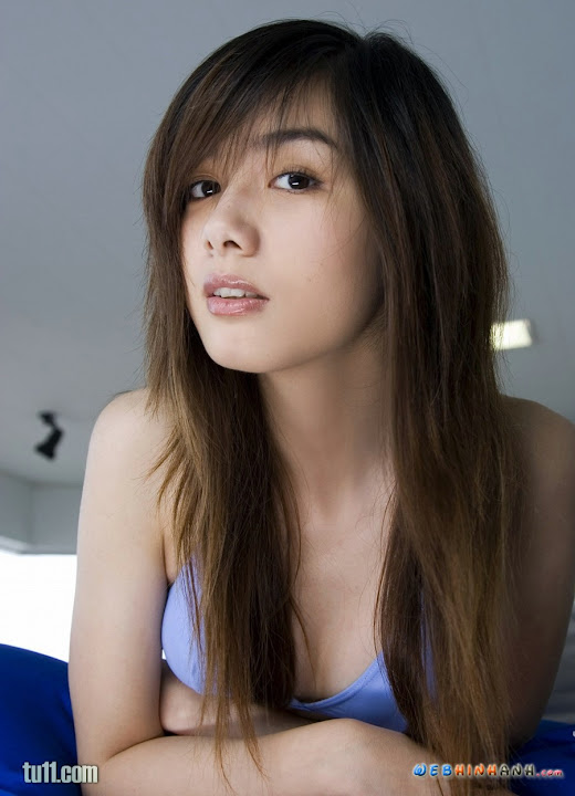 BEAUTIFUL ASIAN YOUNG GIRL