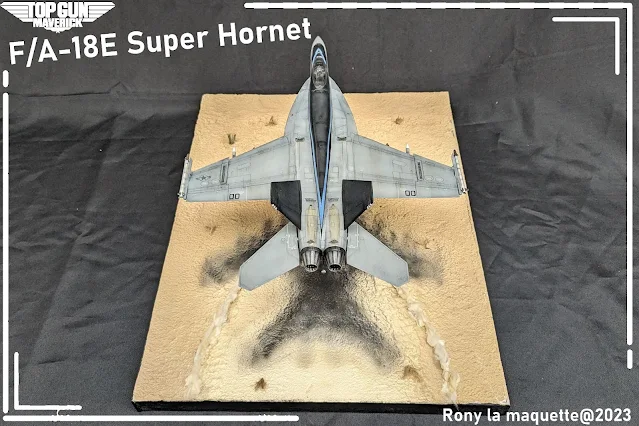 Diorama F/A-18E Super-Hornet de Top Gun : Maverick.