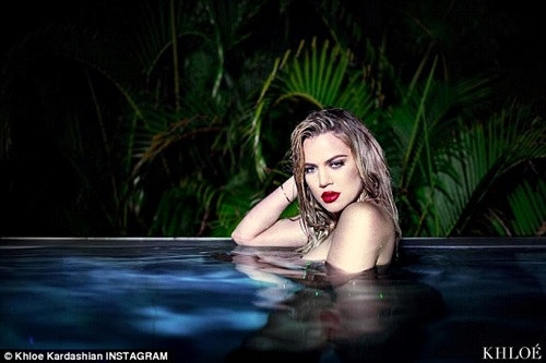 Sunday Hotness! Khloe Kardashian Poses Totally N*ked in a Swimming Pool (Photos)