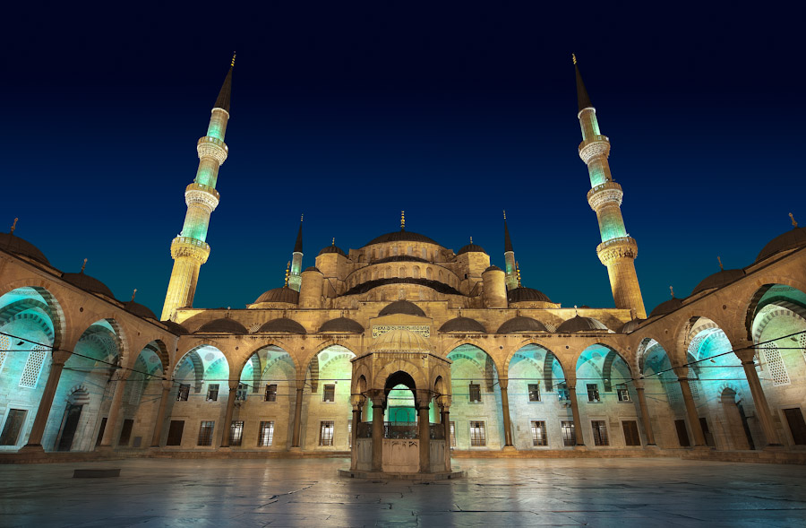 Wonderful Masjid Biru Yang Indah Dan Berarsitektur Klasik