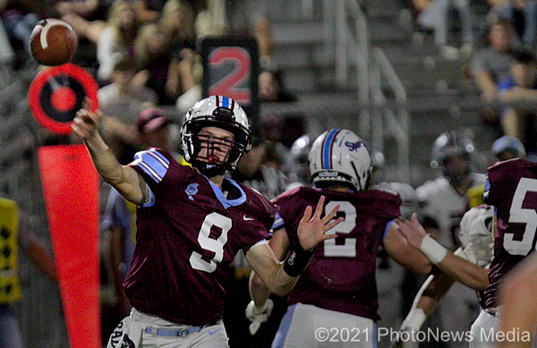 Evan Ingram throws an SJO pass