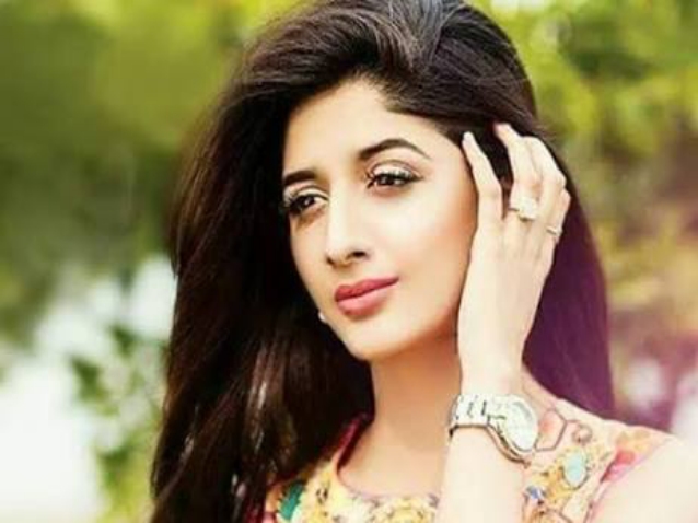 Hot-Pakistani-Girls-Actress-Wallpapers-HD-Image-2