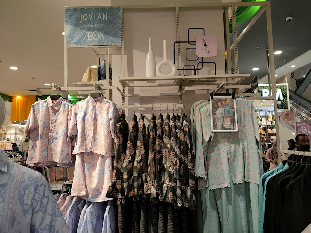 Nusantara is designed by Dato’ Jovian Mandagie exclusively for AEON  as a ready-to-wear (RTW) collection
