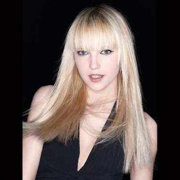 long blonde hairstyles 2010. long blonde hairstyles with