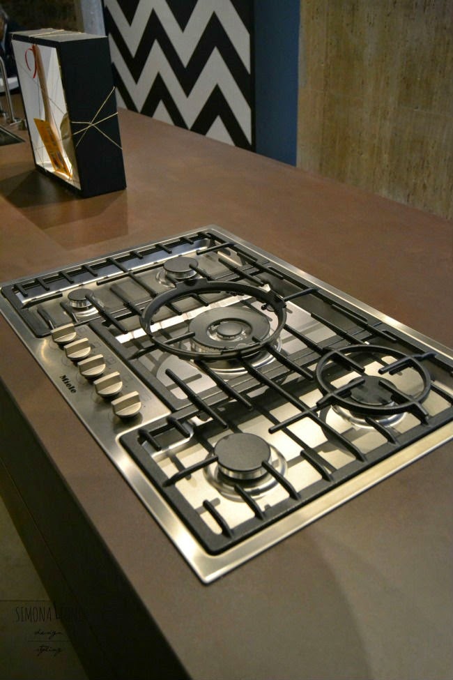 Piano_cottura_Miele_cucina_gibilterra_Del_Tongo