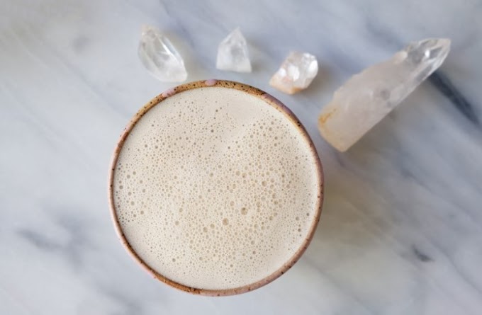 Ginger Cinnamon Vanilla & Maca Moon Milk #healthy #drinks