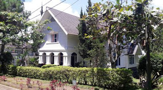 Villa Istana Bunga Lembang Bandung 