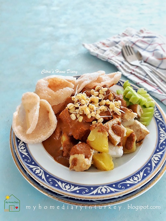 Tahu Tek-tek Surabaya / Indonesian Tofu in shrimp paste peanut sauce | Çitra's Home Diary. #tofurecipe #Indonesiancuisine #asianfoodrecipe #peanutsauce #tahuteksurabaya #endonezyamutfağı #indonesisch