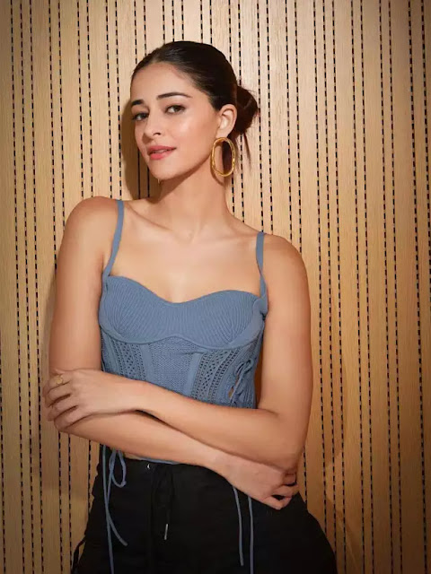 Ananya Panday looking stunning in her latest hot stills.