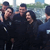 Polislerle selfie çektiren Okan Bayülgen karizmayı çizdirdi.