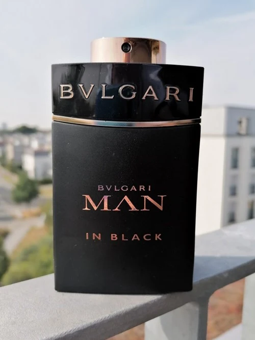 عطر بولغاري الاسود الرجالي مان ان بلاك Man In Black