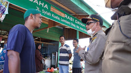 Satpol PP Kota Banda Aceh Tertibkan Pedagang di Luar Pasar Al Mahirah