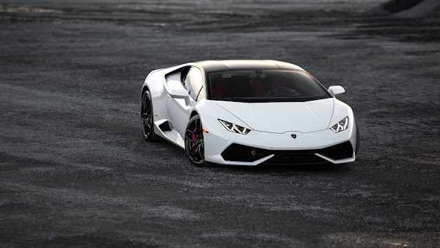 White Lamborghini Huracan Desktop Wallpaper