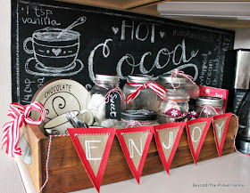 hot chocolate bar, chalkboard sign, hot cocoa sign, banner, burlap, old drawer, https://goo.gl/U8dcWx