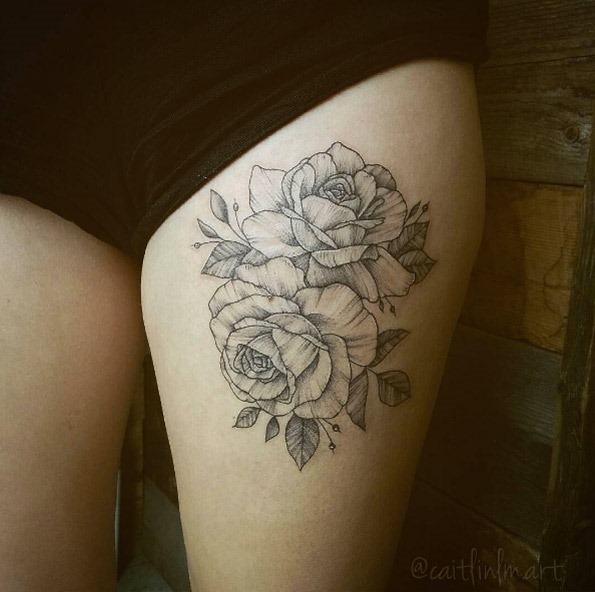 estes_vintage_blackwork_rosas_na_coxa