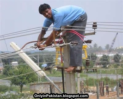 funny pakistani electrician